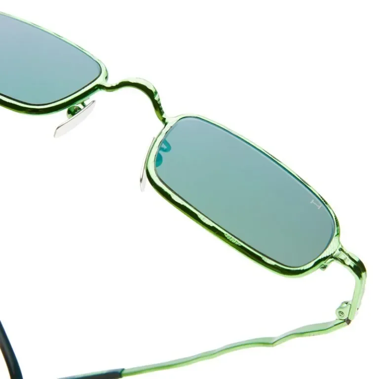 Close-up detail of the KUBORAUM Z18 Mask acetate and translucent lens tones